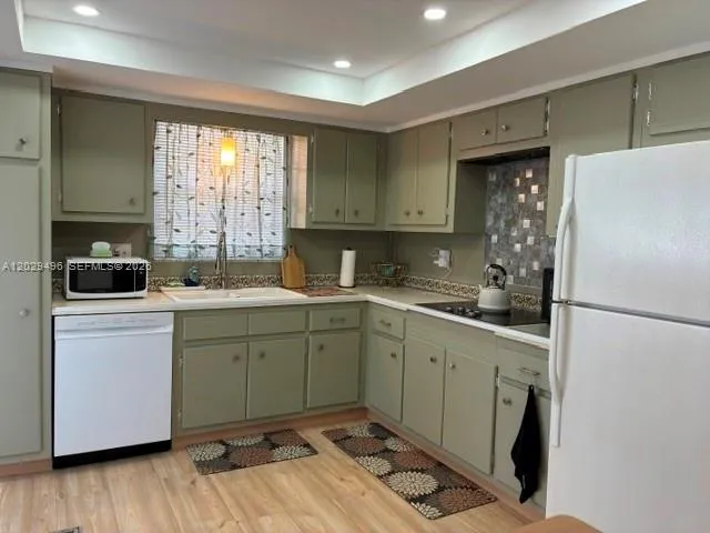 180 NE 12th Ave # 11B, Hallandale Beach FL 33009