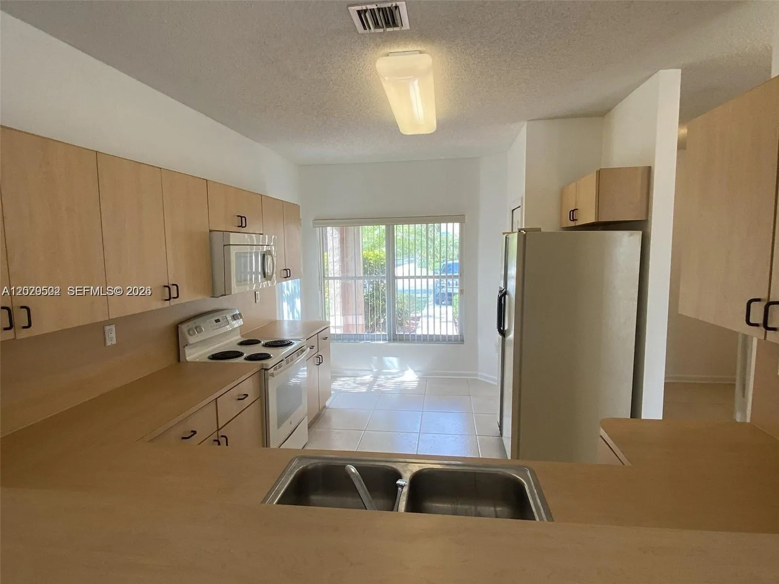 7980 S Southwood Cir # 0, Davie FL 33328