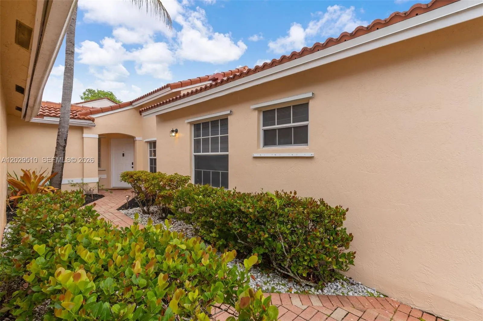 17953 SW 11th St, Pembroke Pines FL 33029