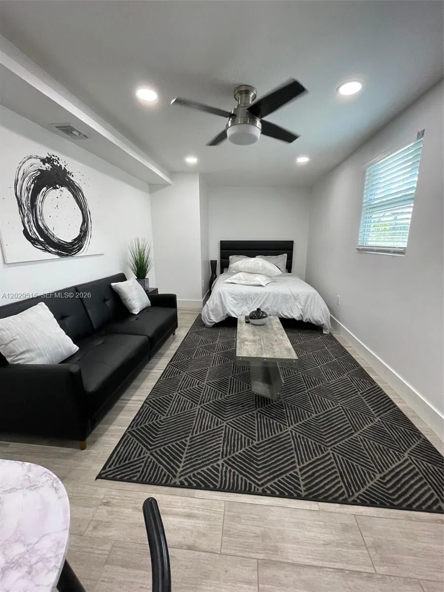 170 NE 60th St, Oakland Park FL 33334