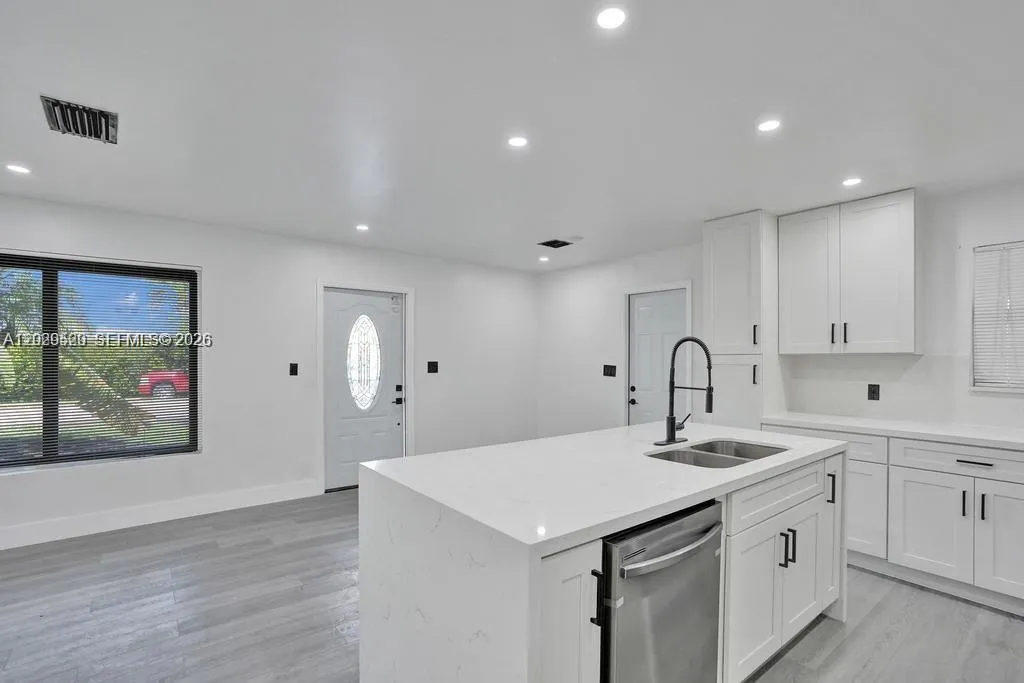 1628 NE 7th Ave, Fort Lauderdale FL 33305