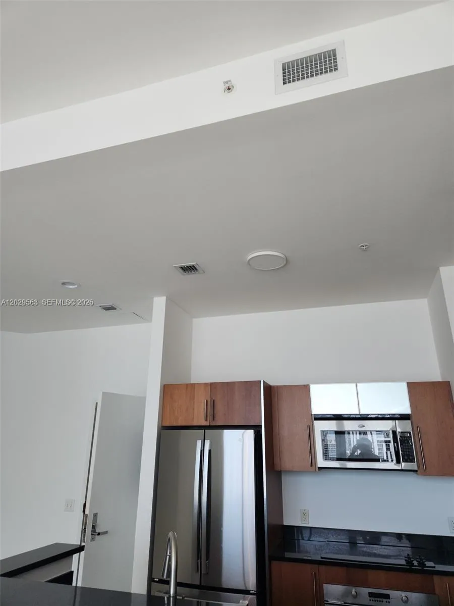 300 S Biscayne Blvd # 3807, Miami FL 33131
