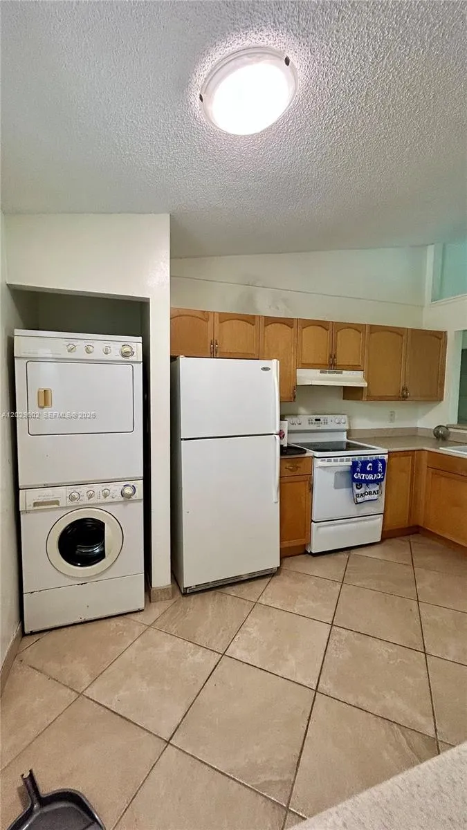 2481 NW 56th Ave # 16, Lauderhill FL 33313