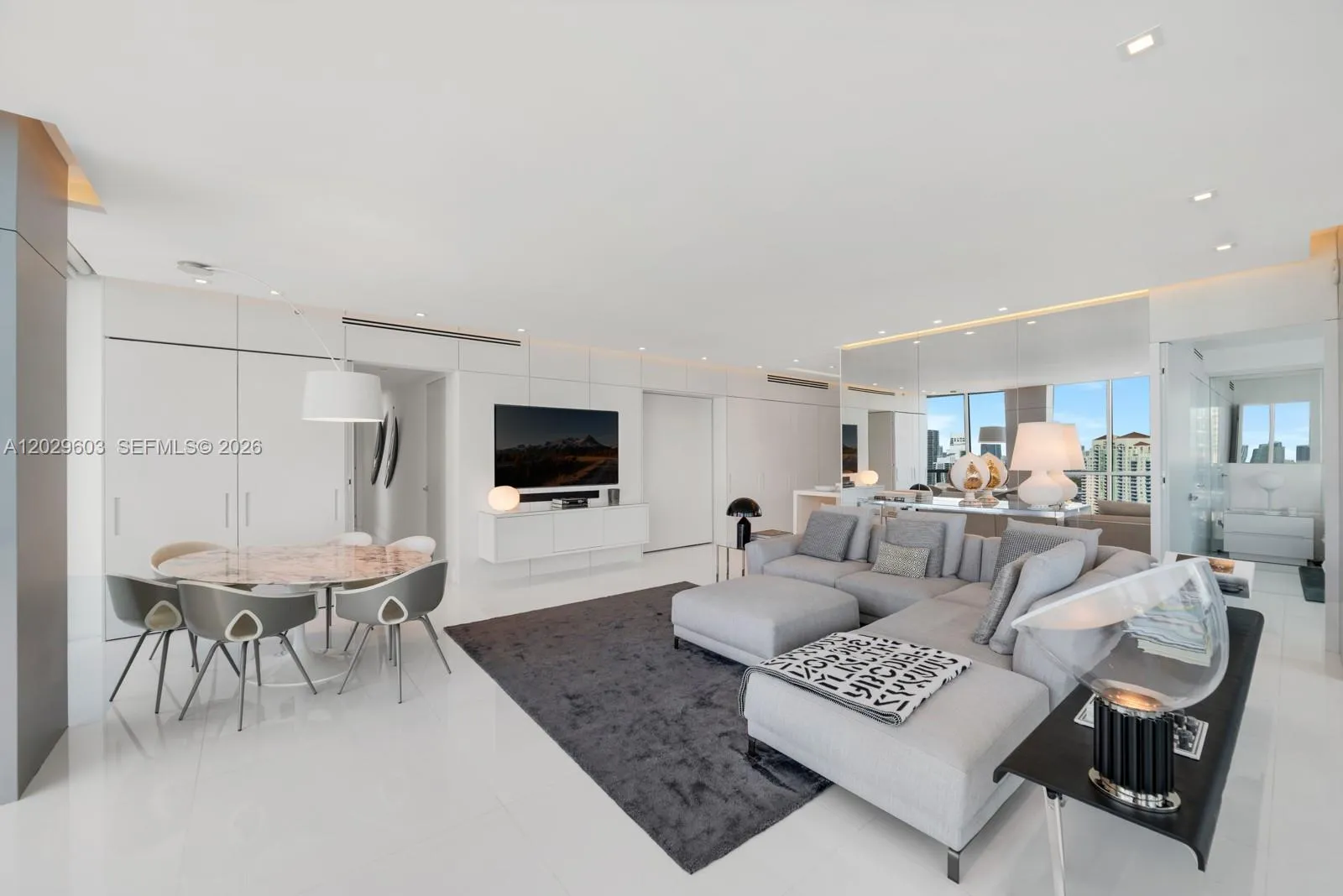 50 S Pointe Dr # 2903, Miami Beach FL 33139