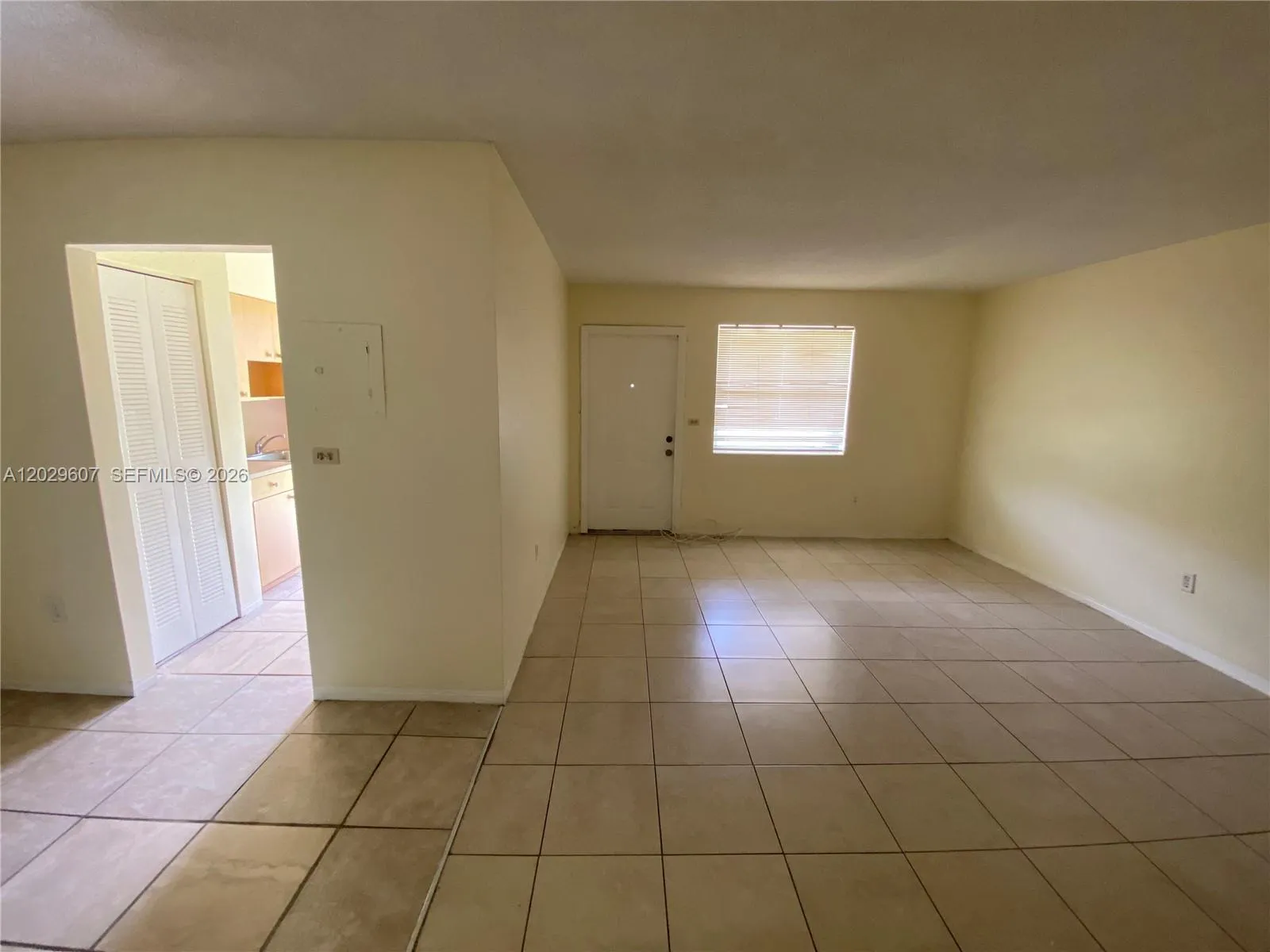 2400 NE 188th St # 2404, Miami FL 33180
