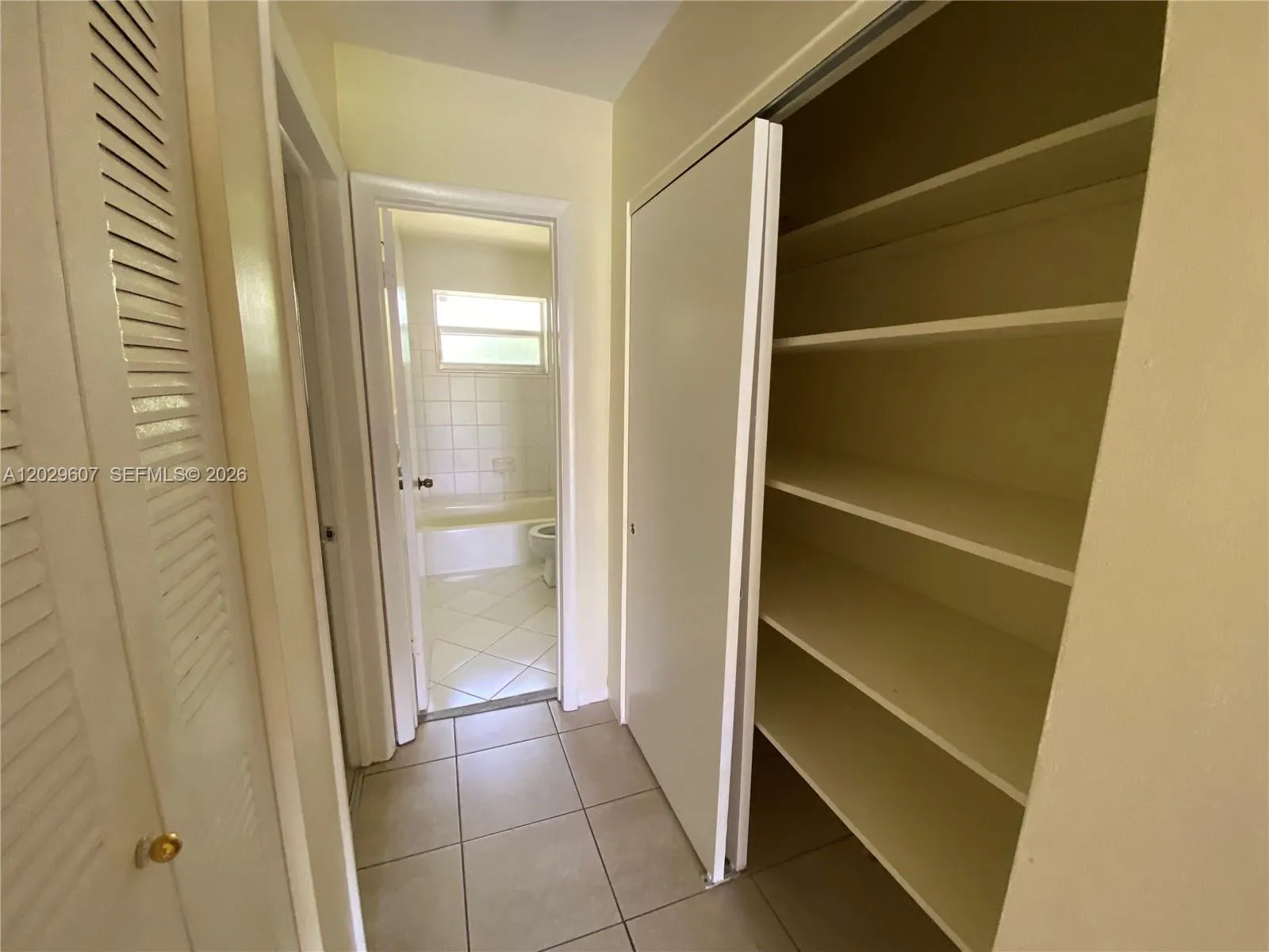 2400 NE 188th St # 2404, Miami FL 33180