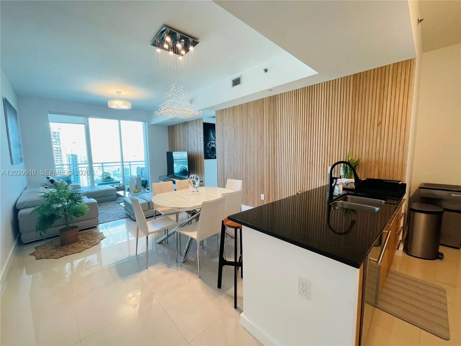 950 Brickell Bay Dr # 4400, Miami FL 33131