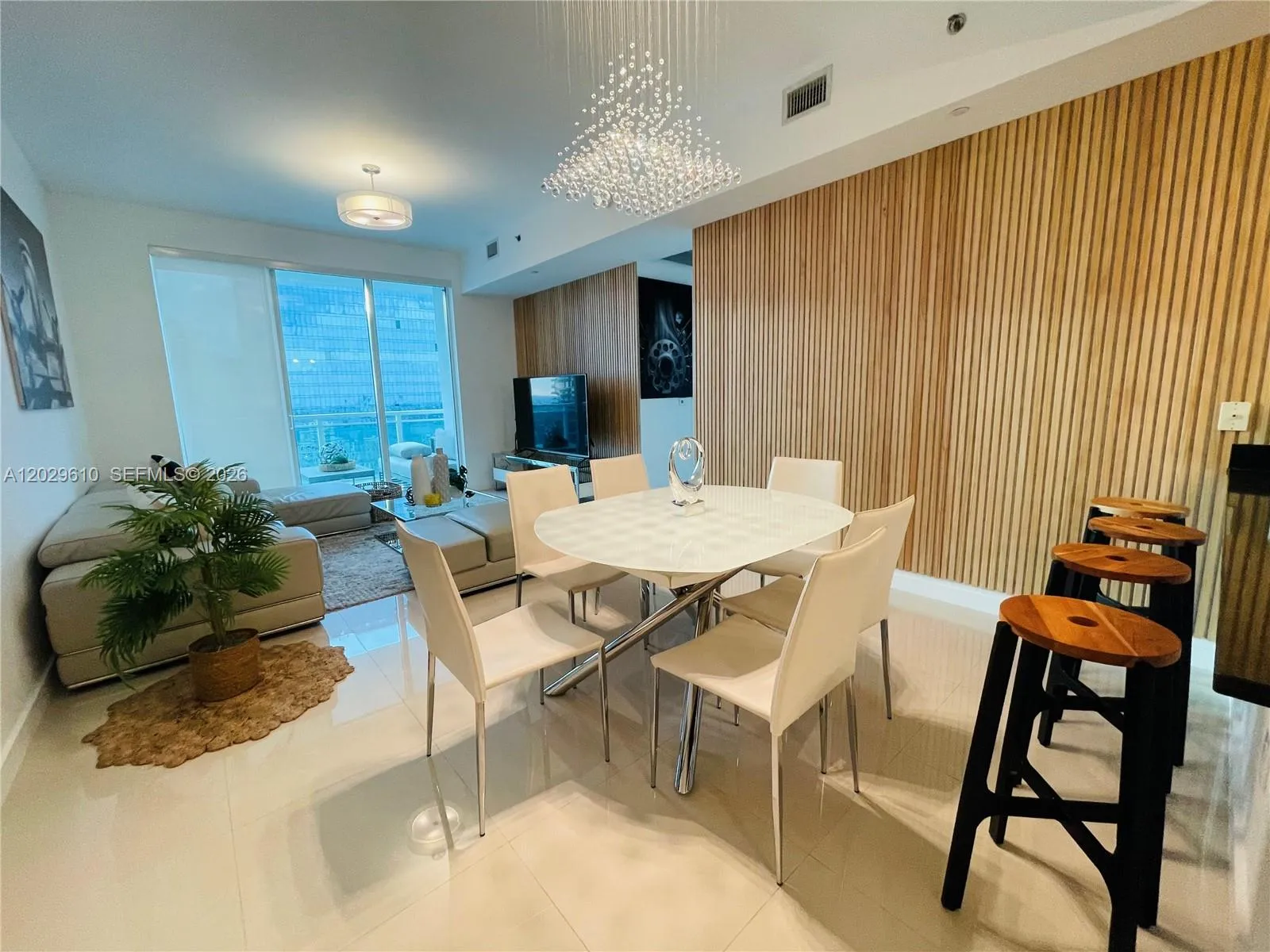 950 Brickell Bay Dr # 4400, Miami FL 33131