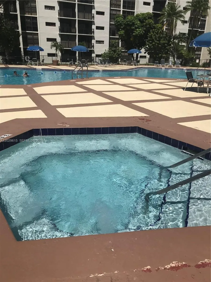 16919 N Bay Rd # 504, Sunny Isles Beach FL 33160