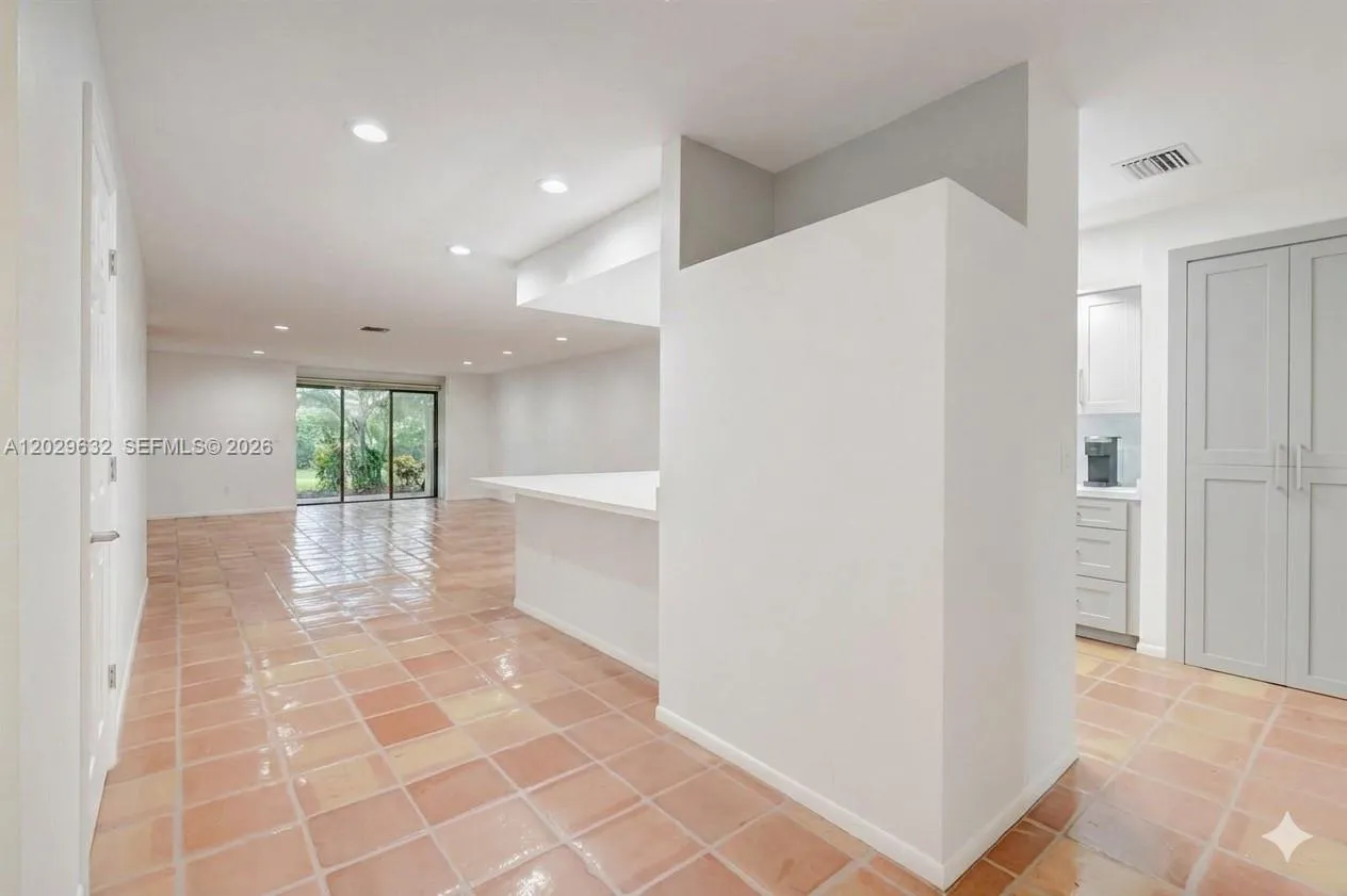 5375 10th Fairway Dr # 2, Delray Beach FL 33484