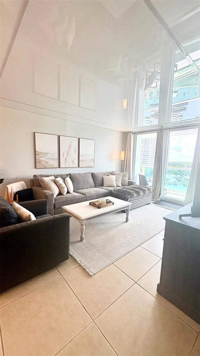 100 Bayview Dr # 703, Sunny Isles Beach FL 33160