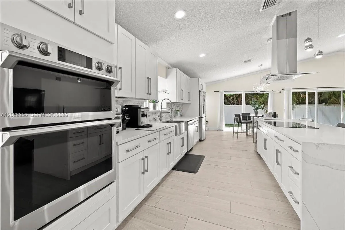 19187 NW 13th Ct, Pembroke Pines FL 33029
