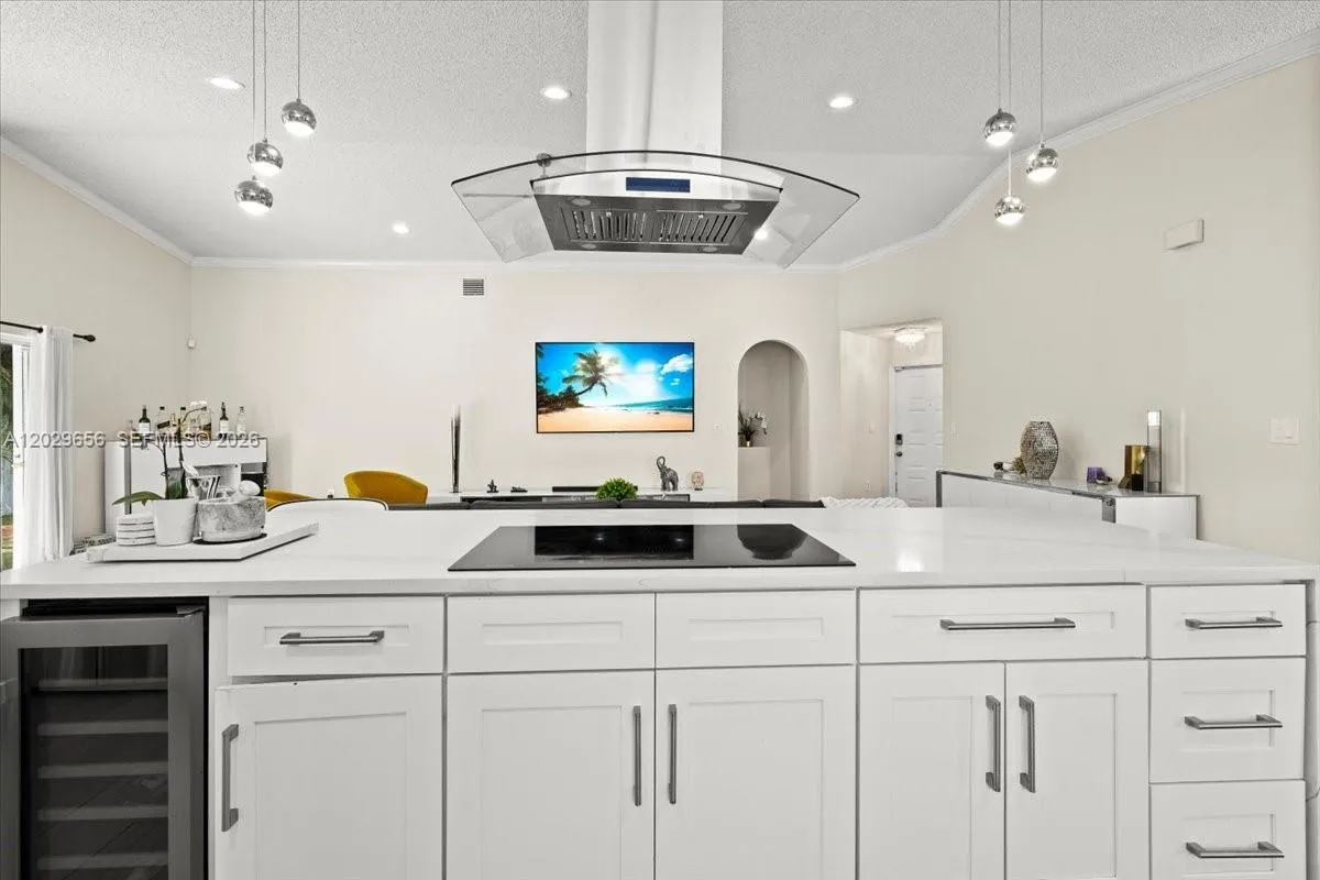 19187 NW 13th Ct, Pembroke Pines FL 33029