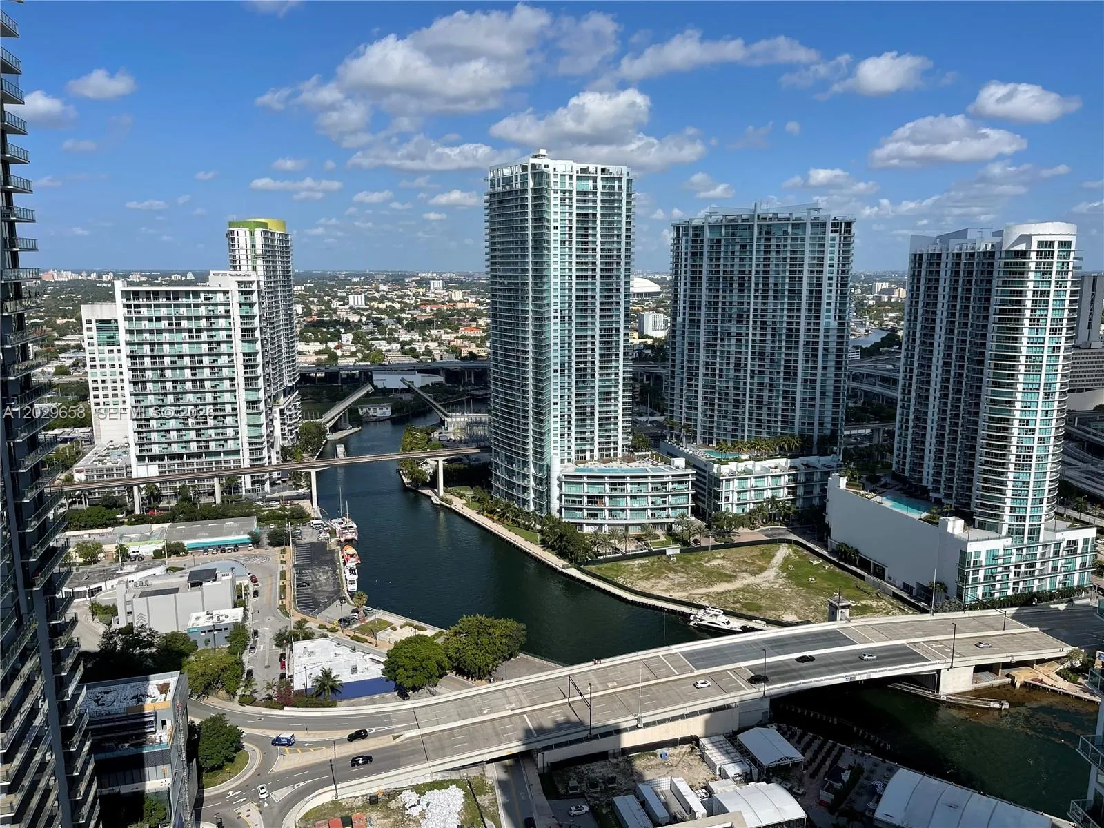55 SE 6th St # 4000, Miami FL 33131