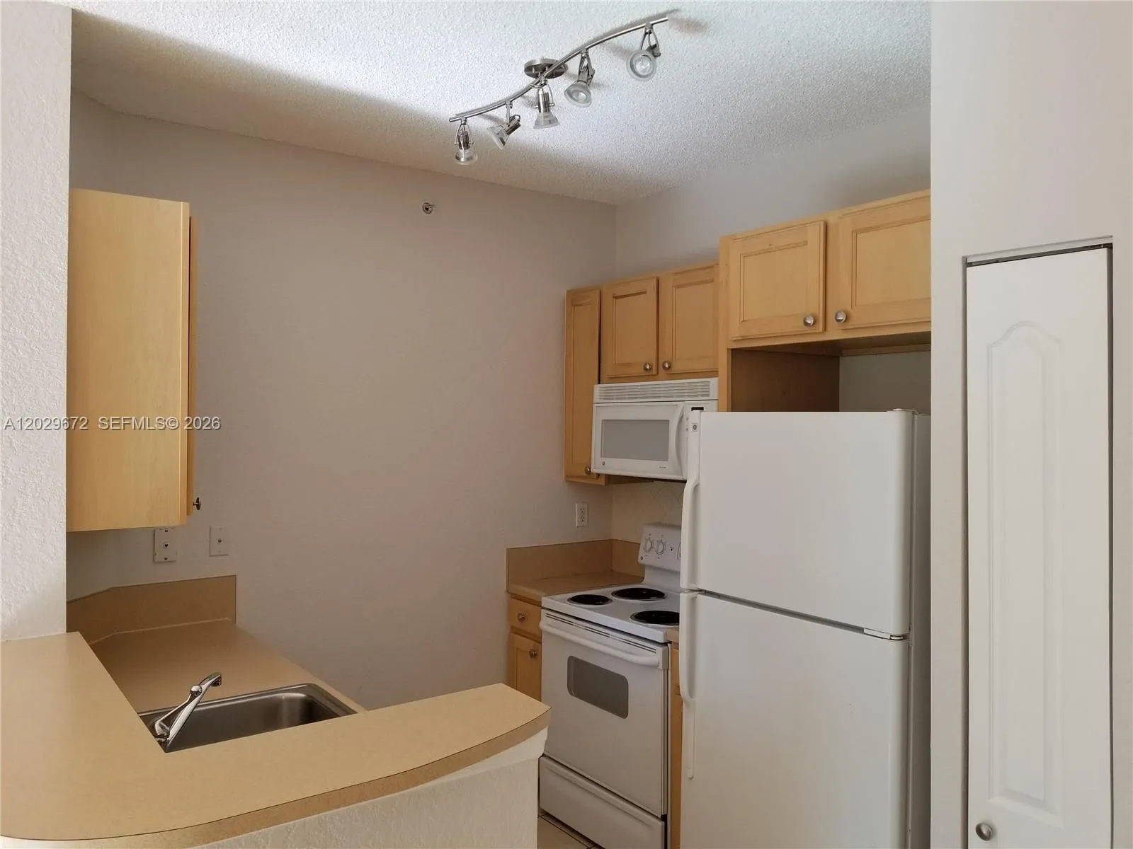 6001 SW 70th St # 538, South Miami FL 33143