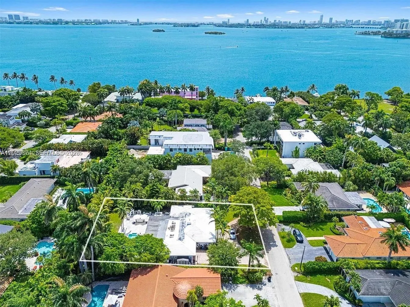 1255 NE 93rd St, Miami Shores FL 33138