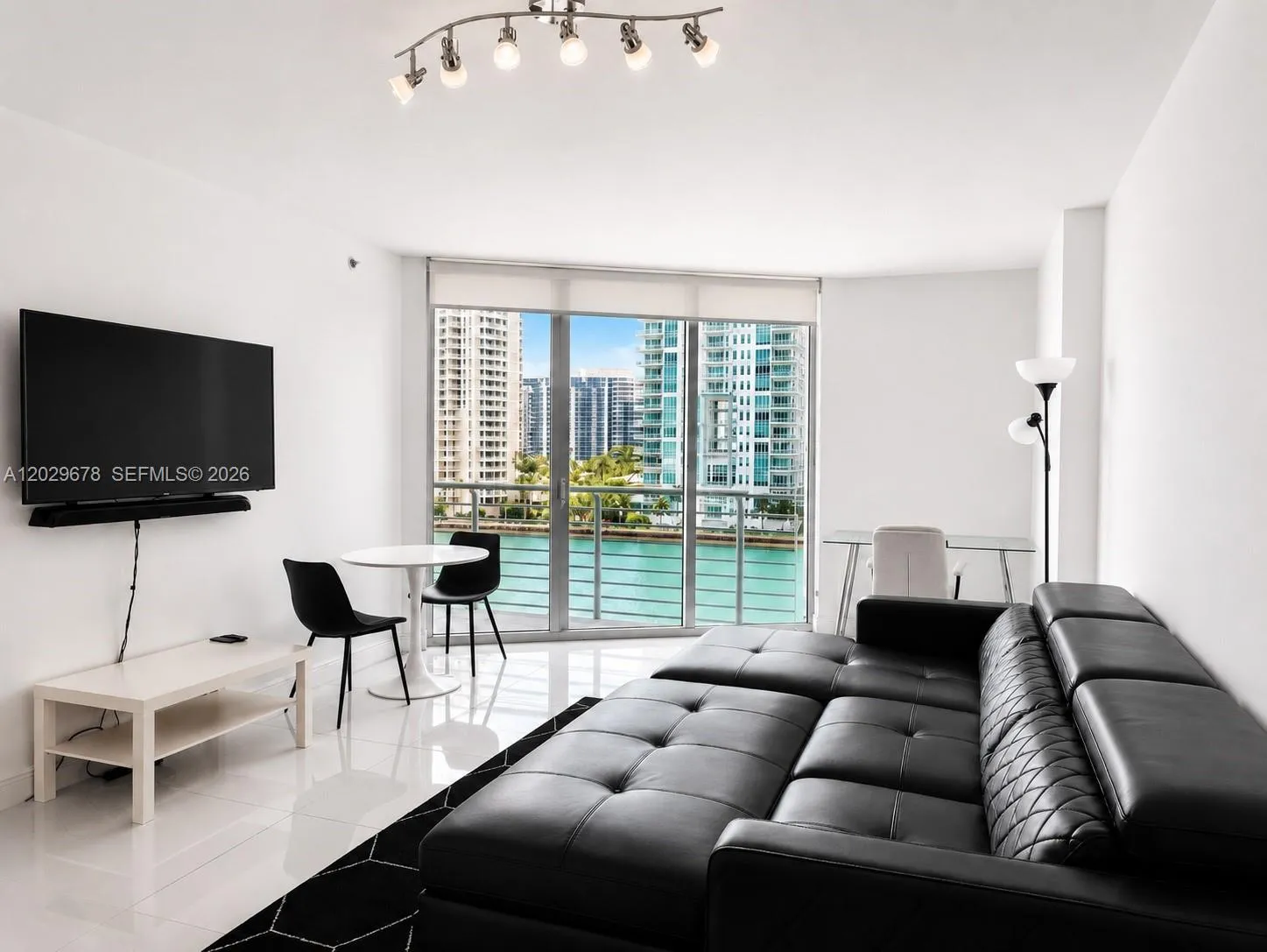 325 S Biscayne Blvd # 717, Miami FL 33131