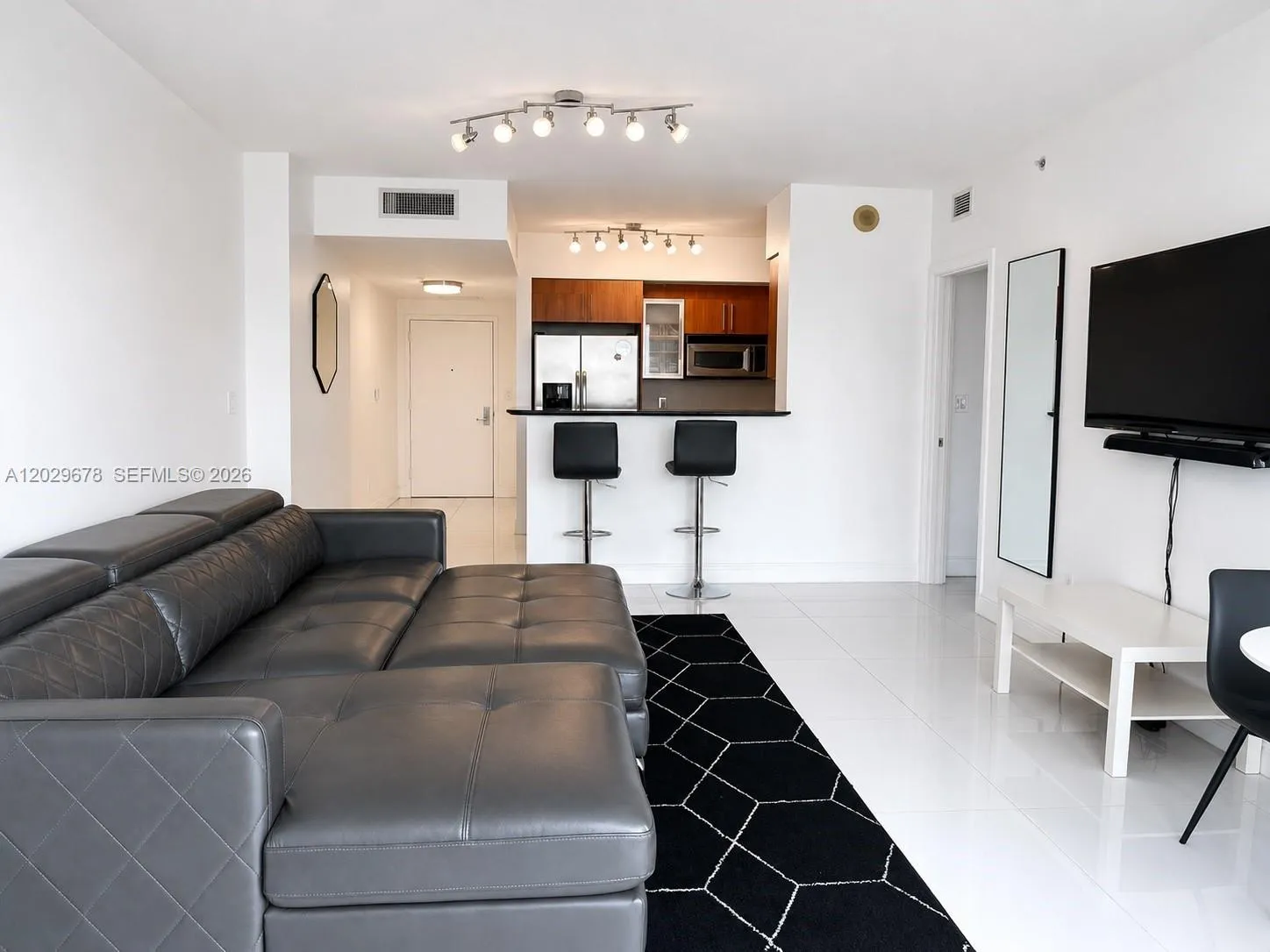 325 S Biscayne Blvd # 717, Miami FL 33131