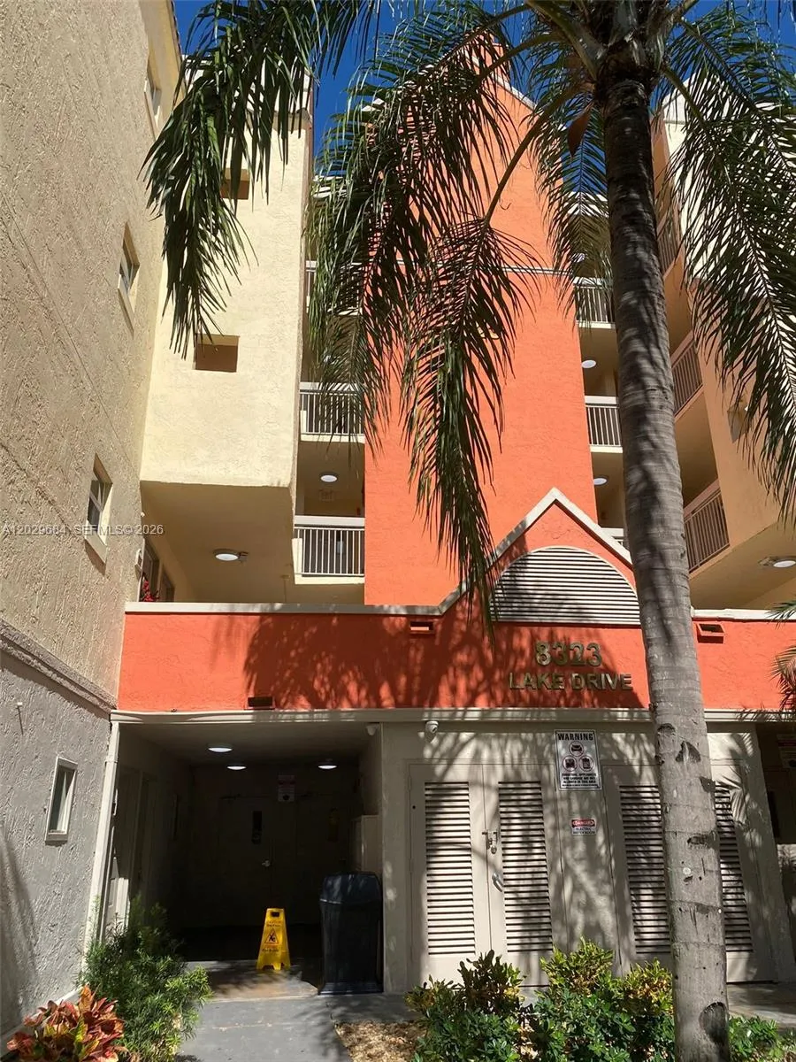 8323 Lake Dr # 302, Doral FL 33166