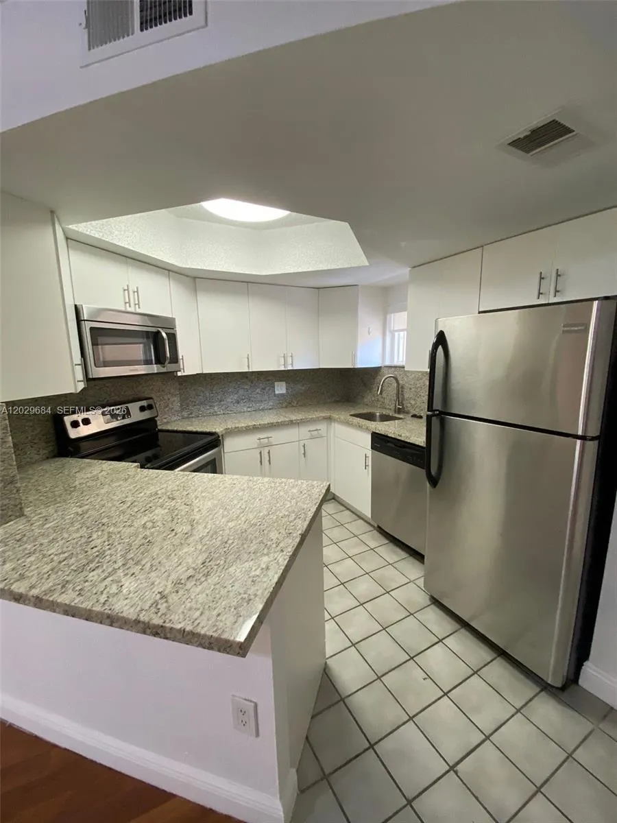 8323 Lake Dr # 302, Doral FL 33166