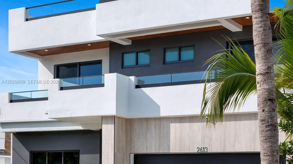 2613 Center Ave, Fort Lauderdale FL 33308