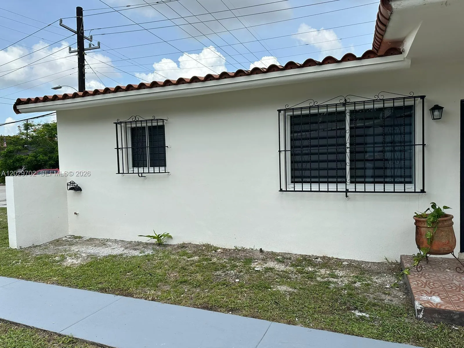 7073 SW 4th St # 1, Miami FL 33144