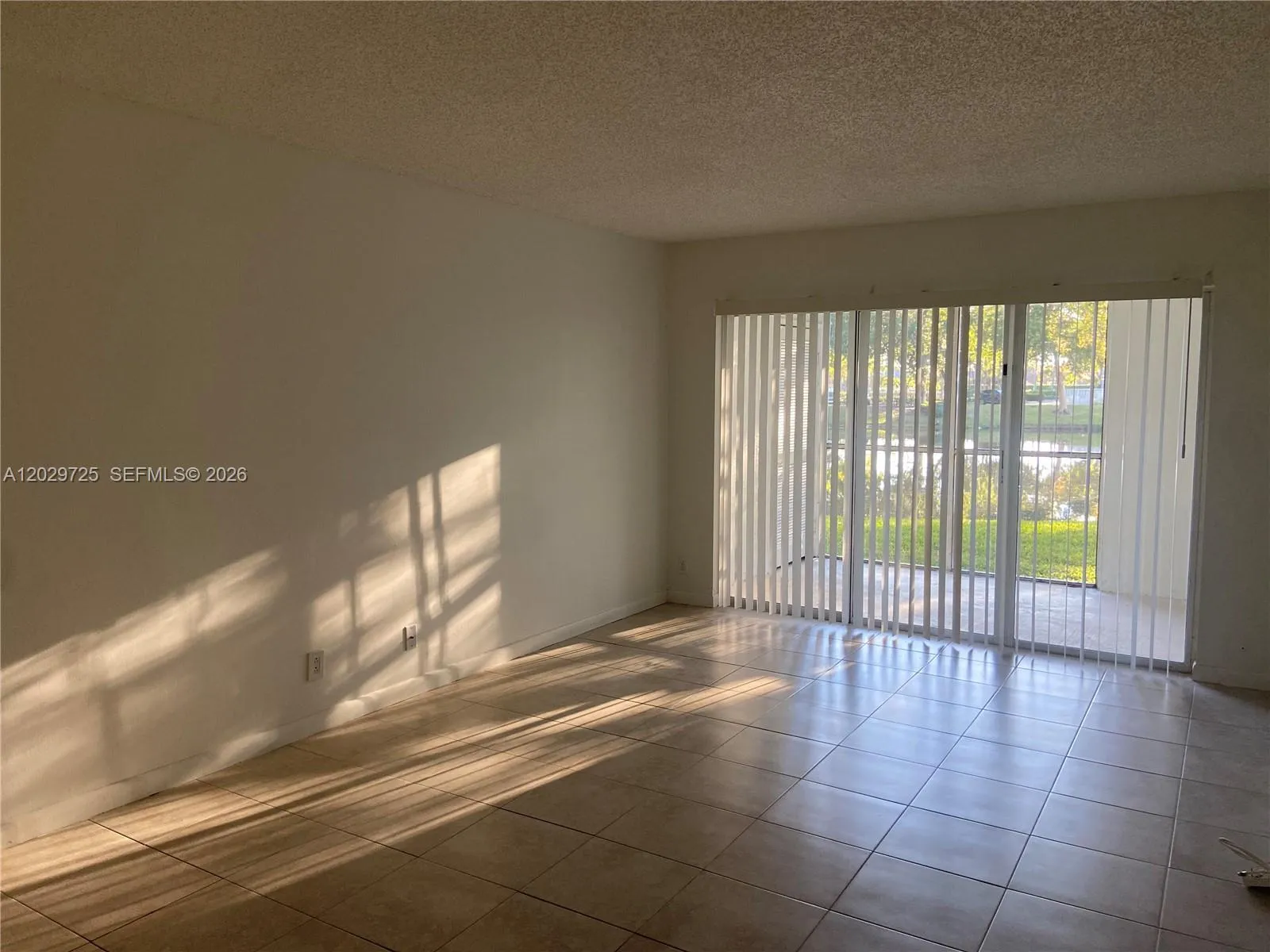 9811 Westview Dr # 913, Coral Springs FL 33076