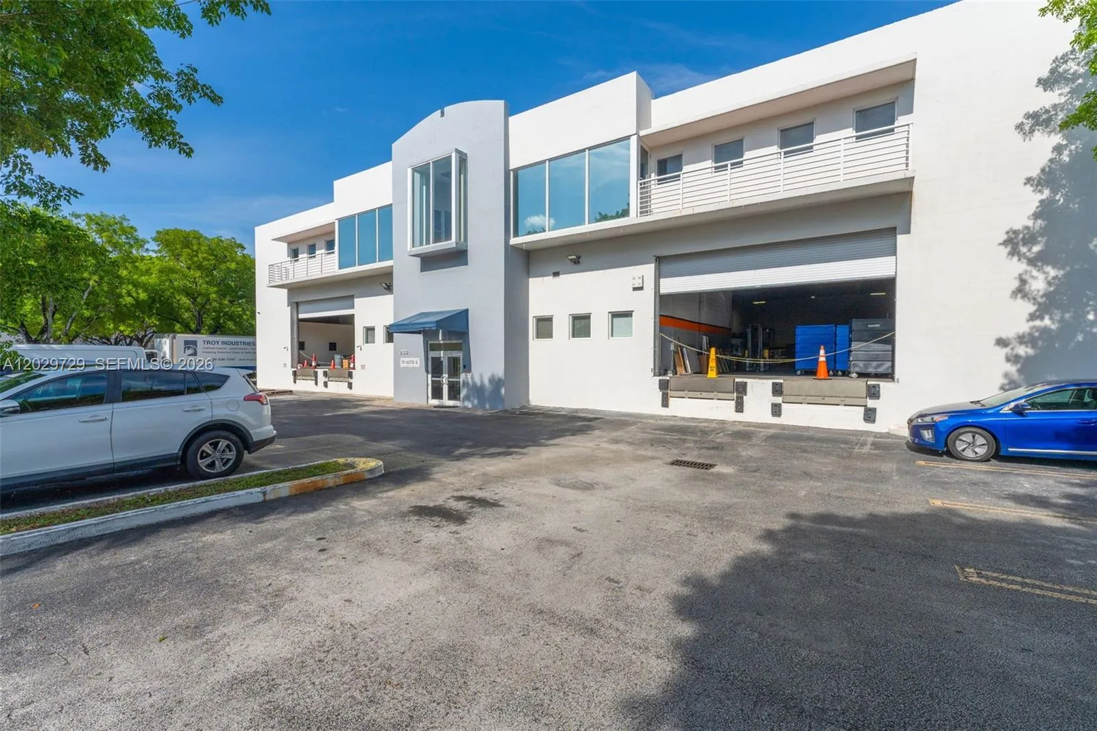 2100 NW 102nd Pl, Doral FL 33172
