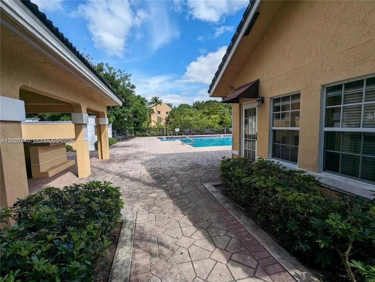 4055 W Mcnab Rd # H112, Pompano Beach FL 33069