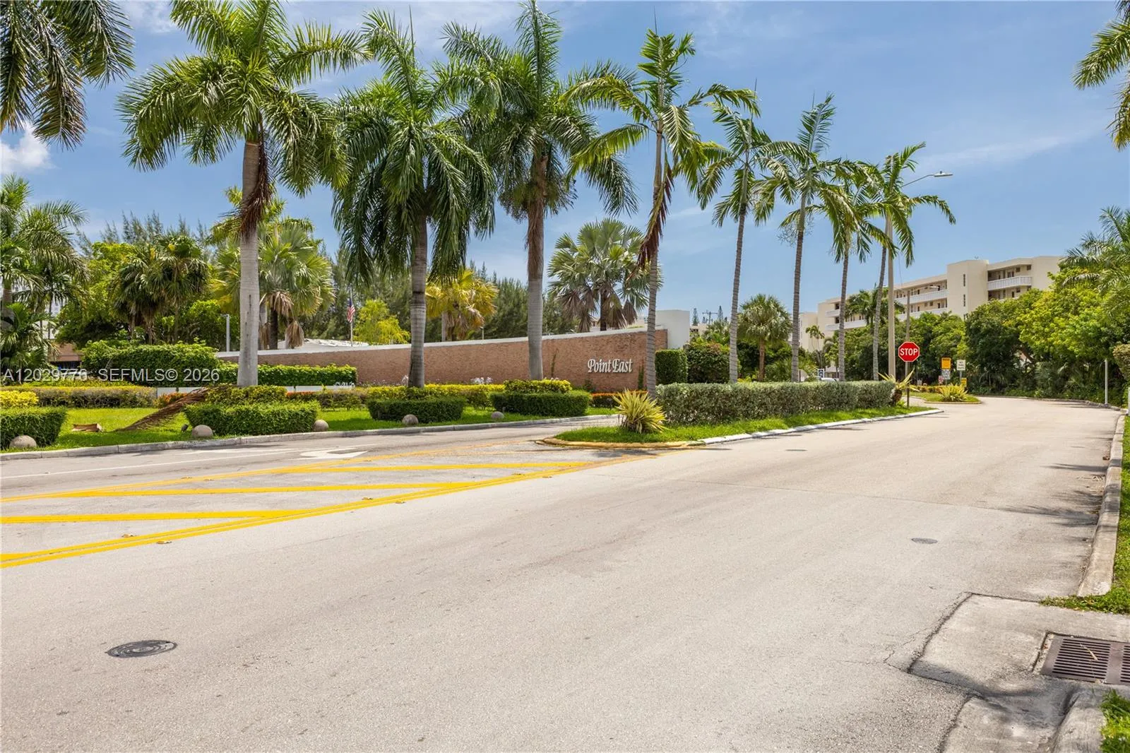 2861 Leonard Dr # F503, Aventura FL 33160