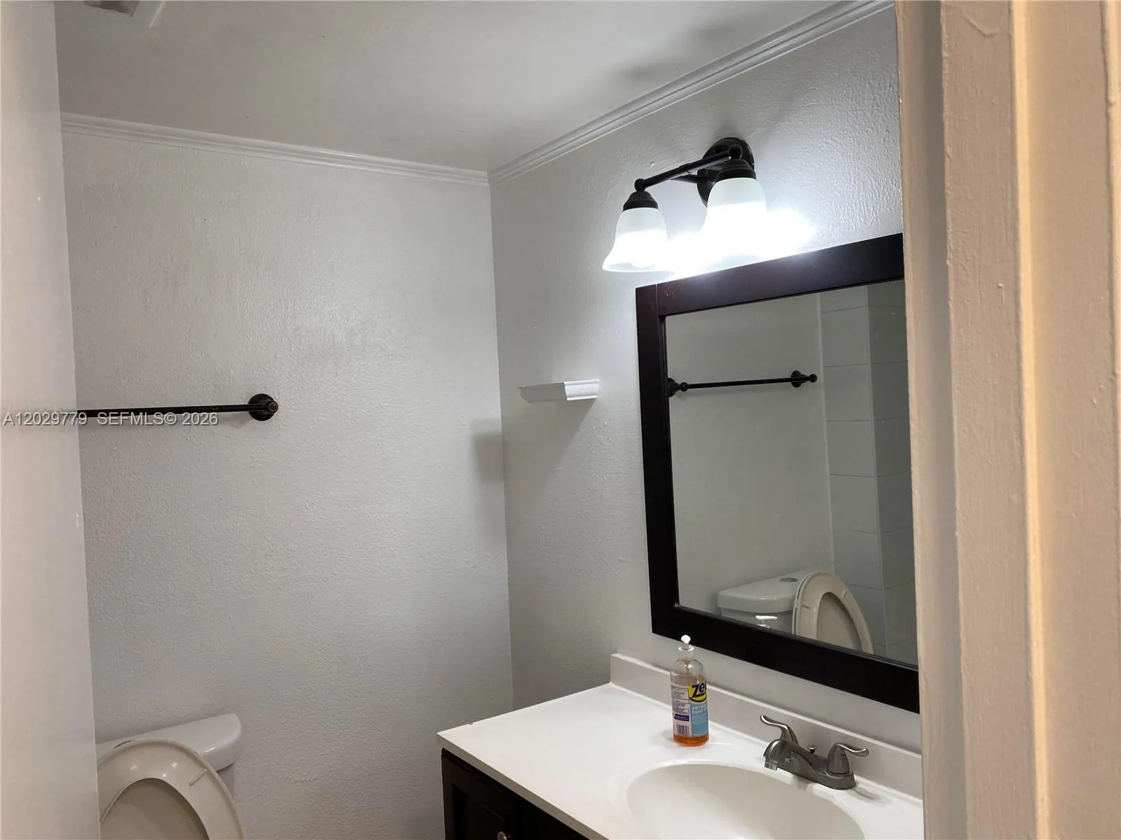 4670 NW 79th Ave # 1H, Doral FL 33166