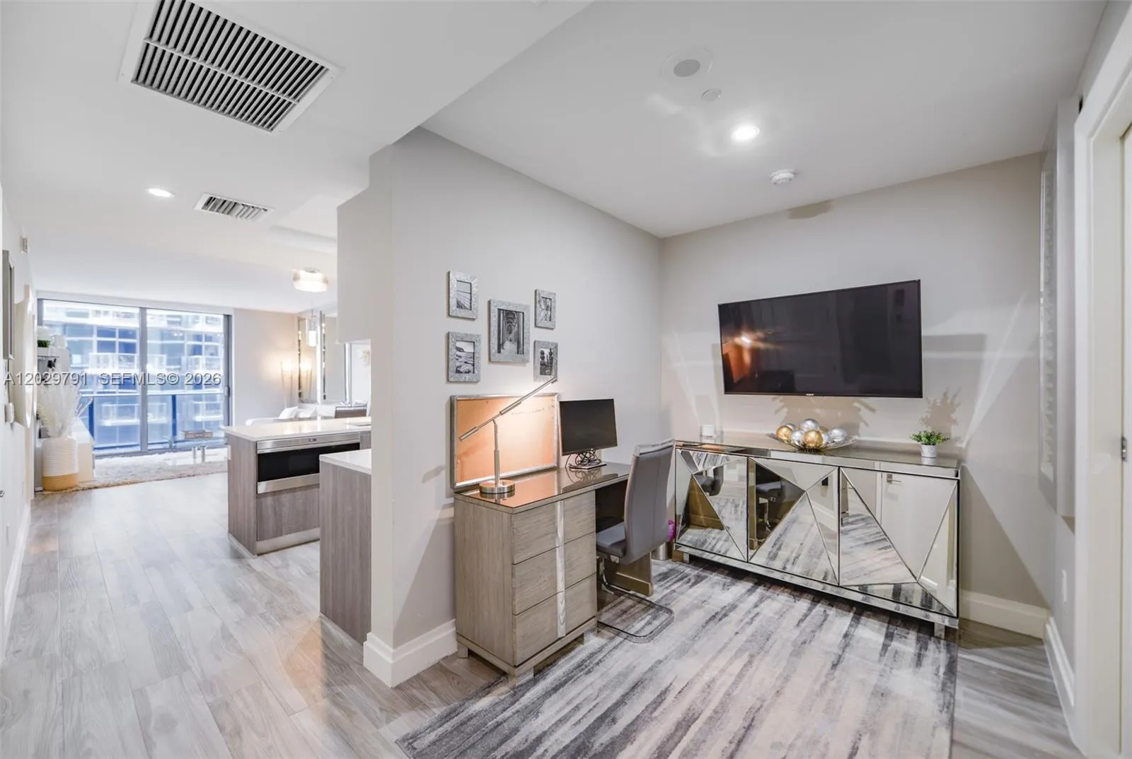 801 S Miami Ave # 3706, Miami FL 33130