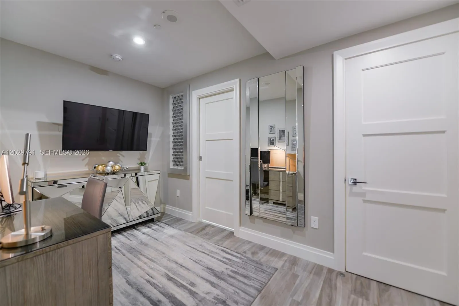 801 S Miami Ave # 3706, Miami FL 33130