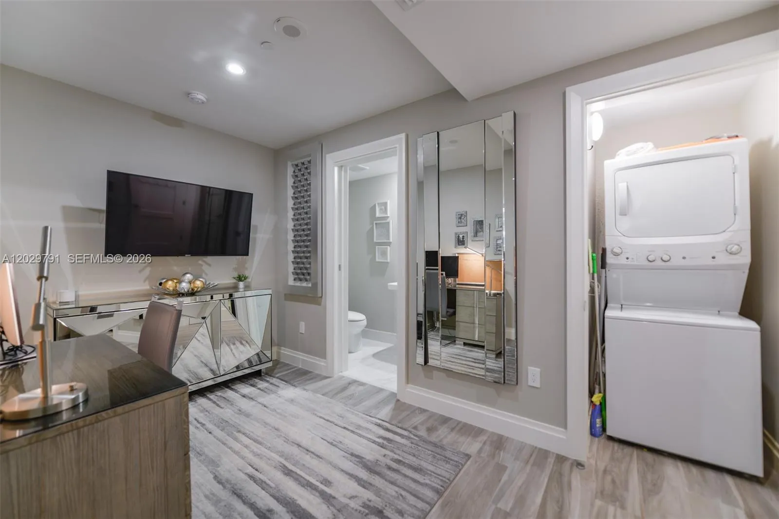 801 S Miami Ave # 3706, Miami FL 33130