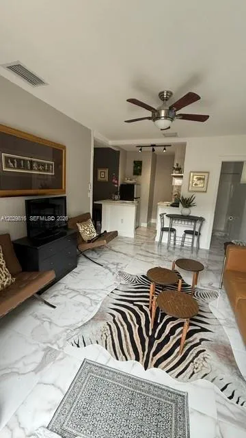 8850 SW 52 ST, Miami FL 33165