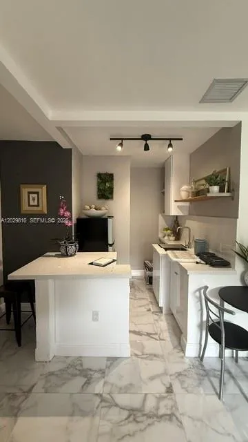 8850 SW 52 ST, Miami FL 33165