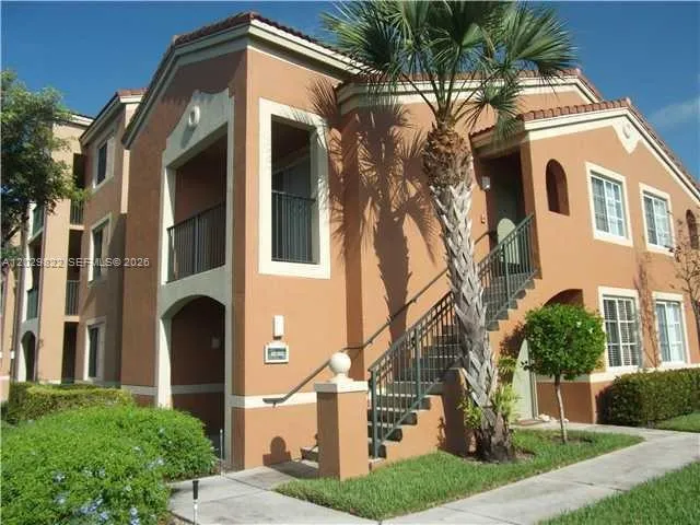 7980 N Nob Hill Rd # 207, Tamarac FL 33321