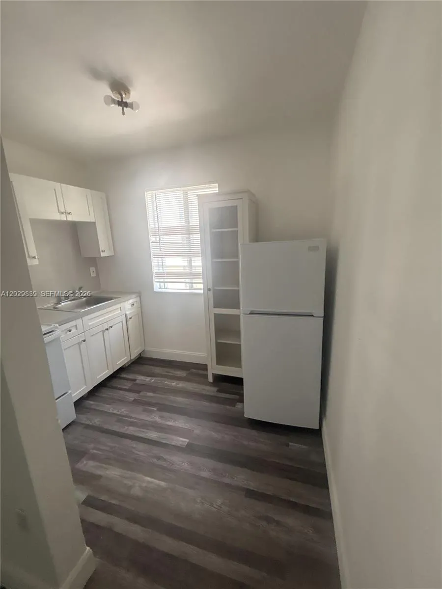 542 NW 8th St # 11, Miami FL 33136