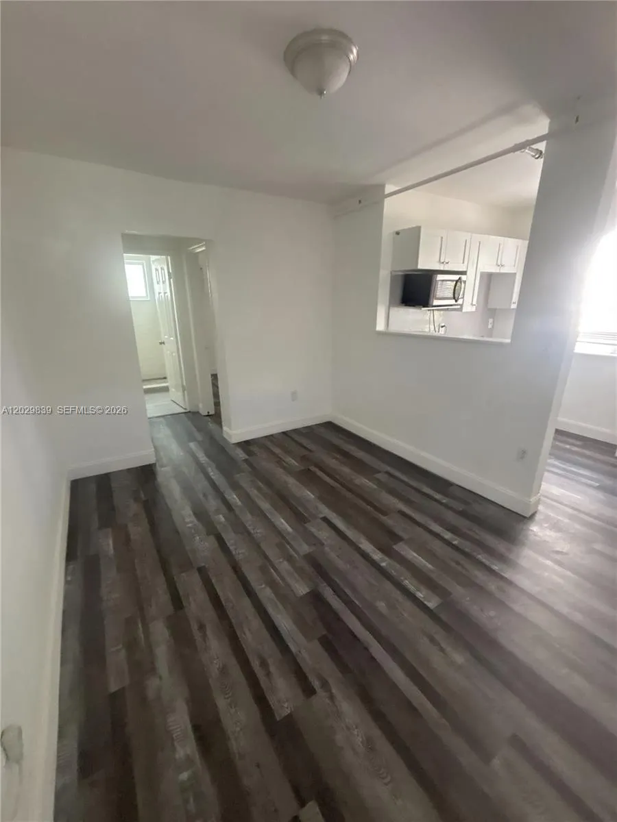 542 NW 8th St # 11, Miami FL 33136
