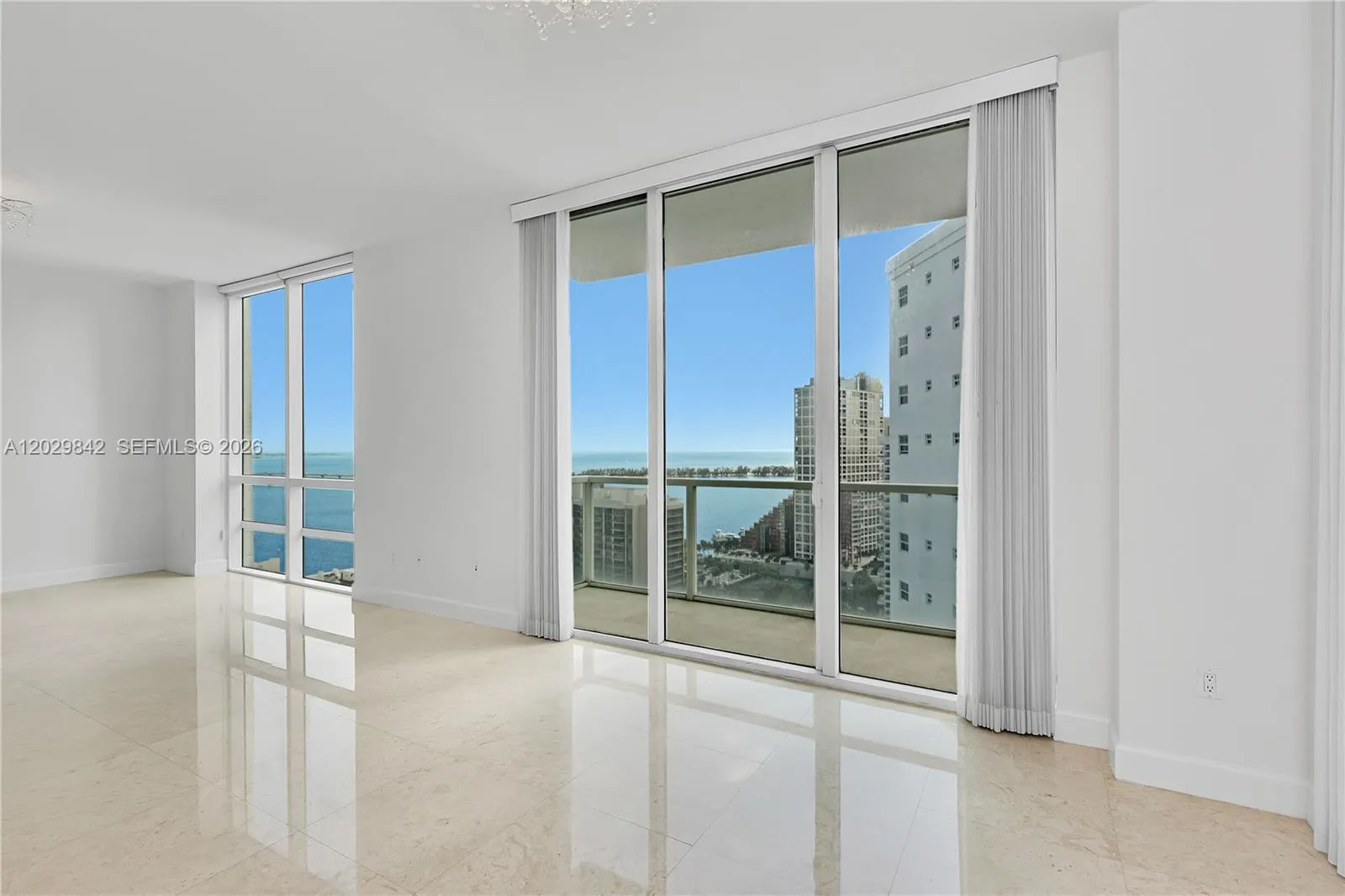 218 SE 14th St, Miami FL 33131