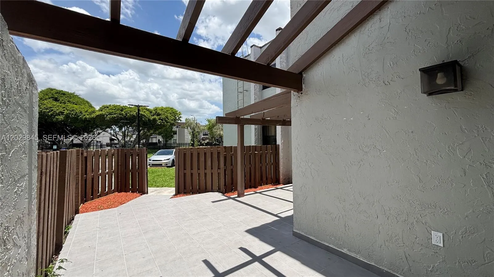 10303 NW 9th St Cir # 16, Miami FL 33172