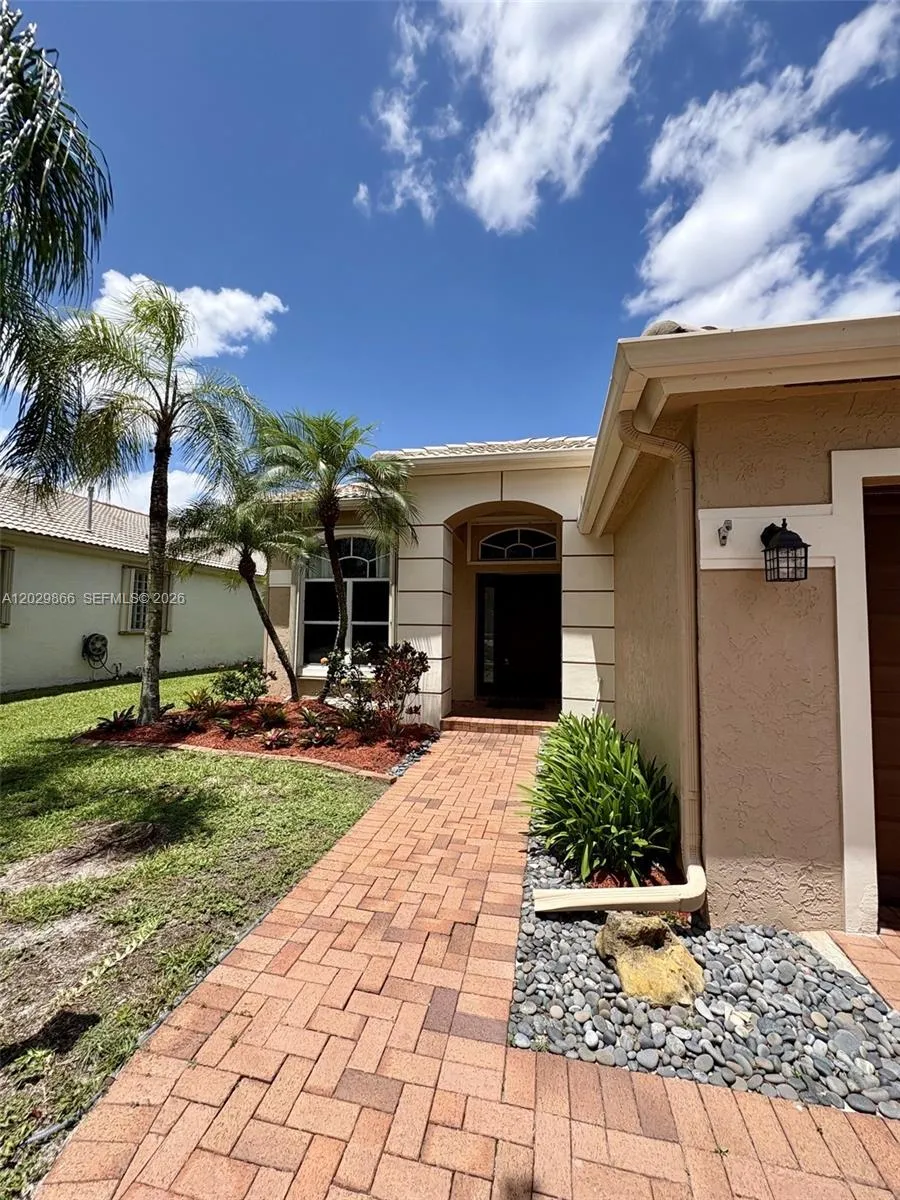 13231 NW 12th St, Pembroke Pines FL 33028