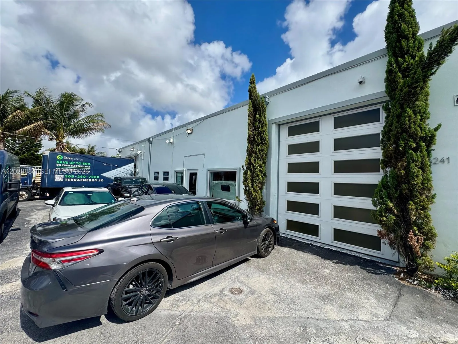 3241 NW 38th St, Miami FL 33142