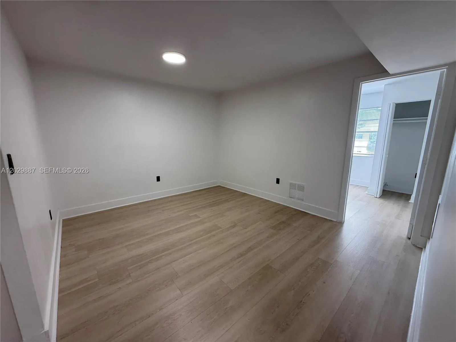 12215 W Dixie Hwy # 304, North Miami FL 33161