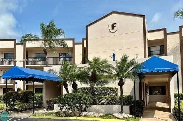 9737 N Belfort Cir # 108, Tamarac FL 33321