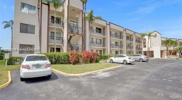9737 N Belfort Cir # 108, Tamarac FL 33321