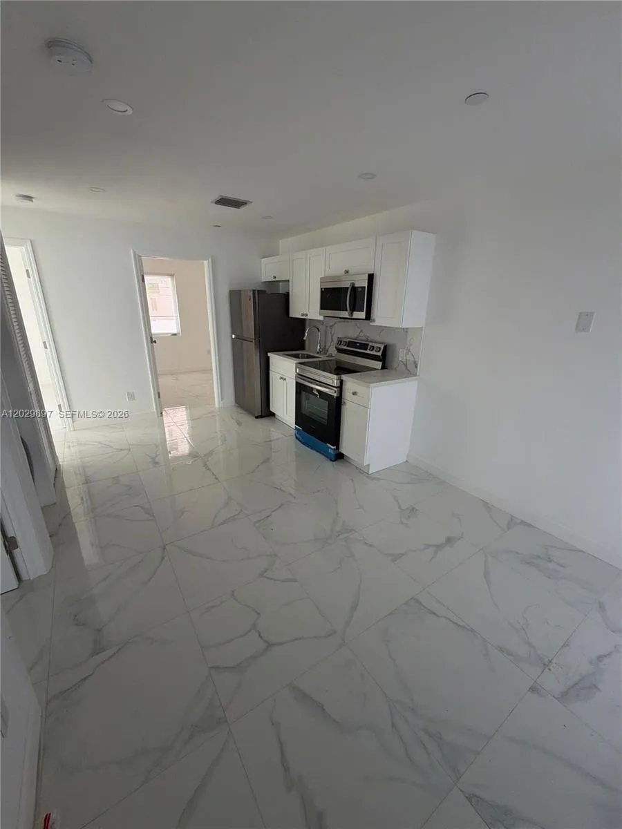 729 SW 3rd St # 4, Miami FL 33130