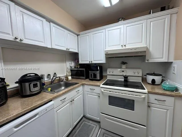 11780 SW 18th St # 2, Miami FL 33175