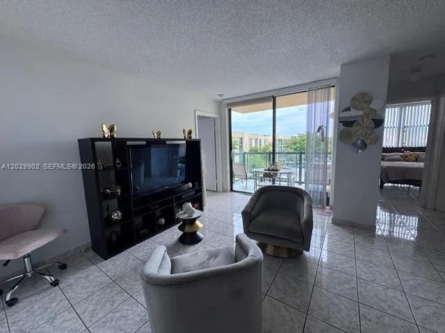 11780 SW 18th St # 2, Miami FL 33175