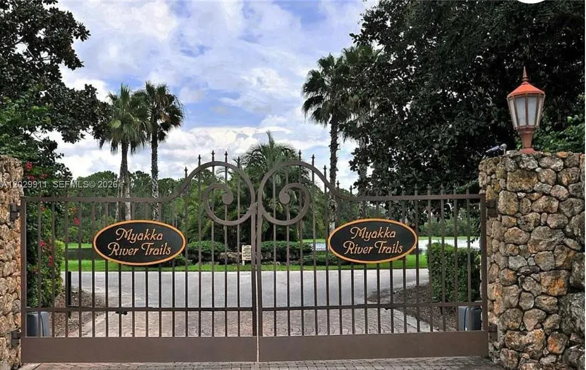 770 N River Rd, Venice FL 34293